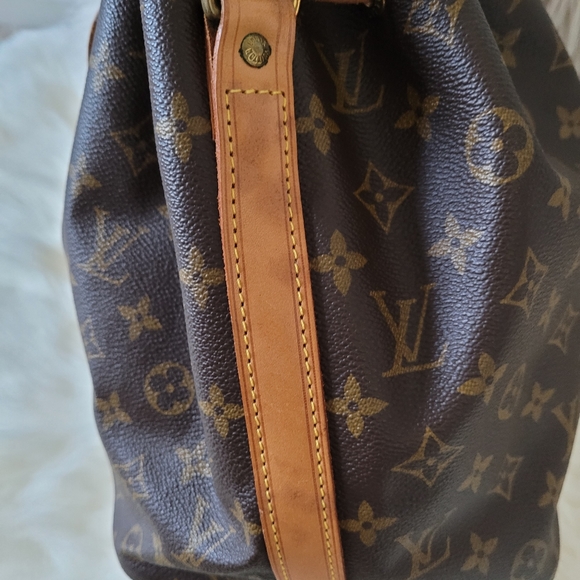 Authentic Louis Vuitton Petite Noe - Picture 4 of 11